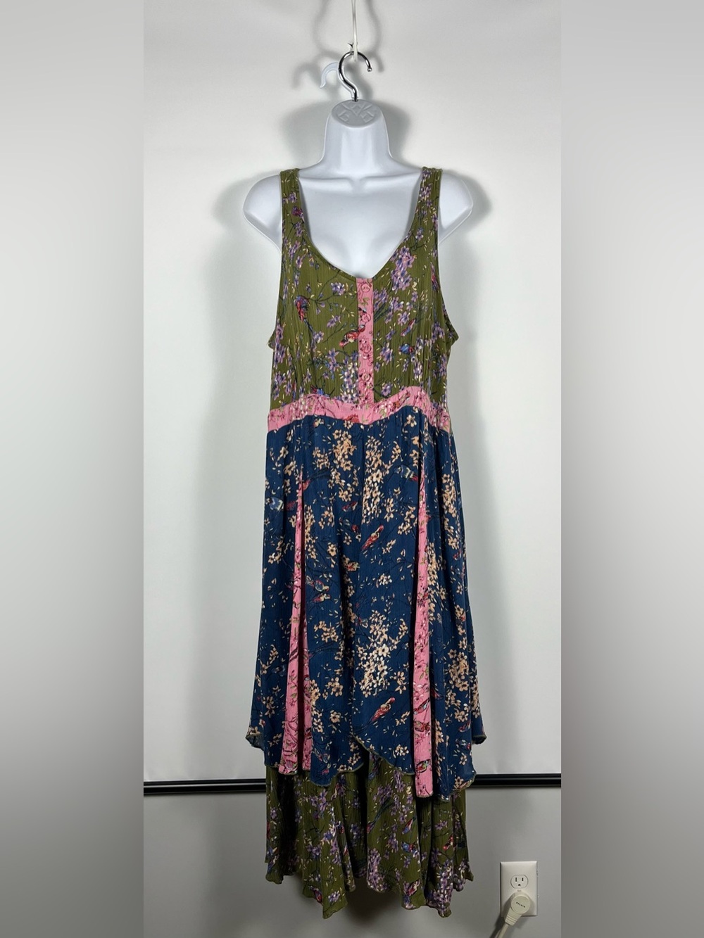 The Pyramid Collection Boho Floral Patchwork Dress  100% Rayon Size XL